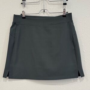 32 Cool Light Forest Green Mini Skirt with Shorts AND Pockets!! Size M